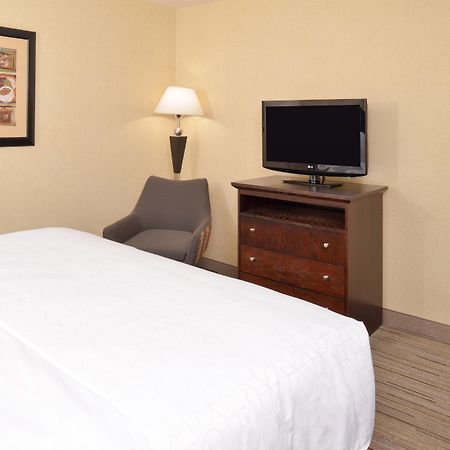 Holiday Inn Express & Suites Nampa - Idaho Center By Ihg Exterior photo