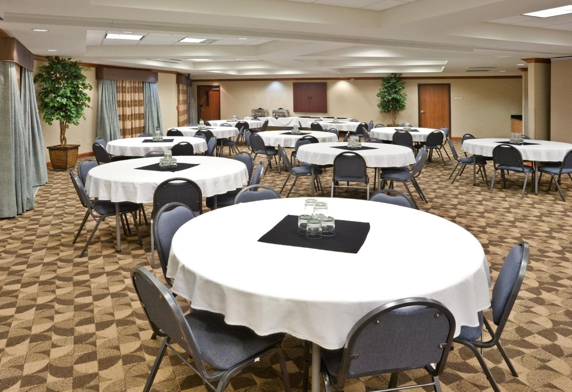 Holiday Inn Express & Suites Nampa - Idaho Center By Ihg Exterior photo