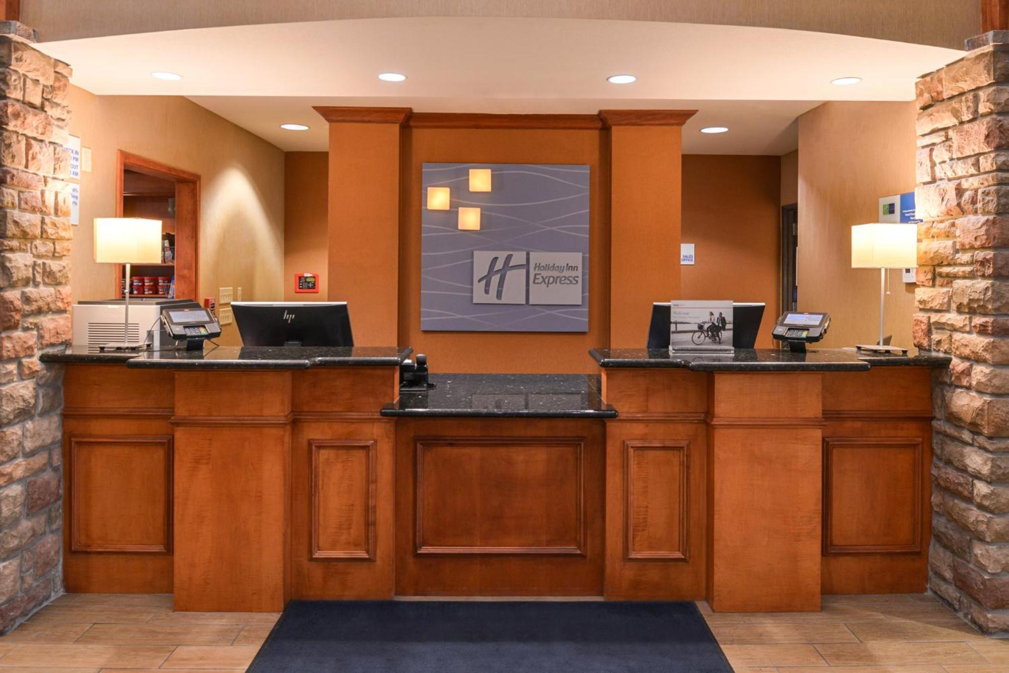 Holiday Inn Express & Suites Nampa - Idaho Center By Ihg Exterior photo