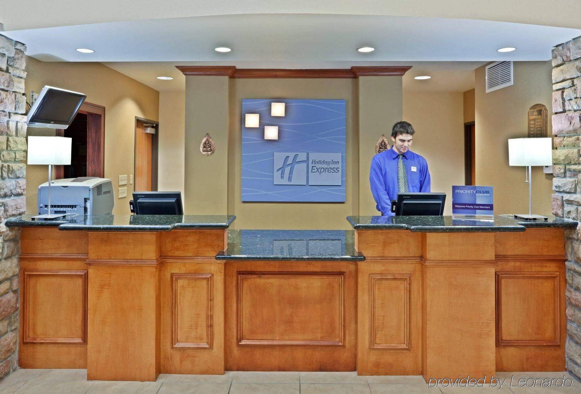 Holiday Inn Express & Suites Nampa - Idaho Center By Ihg Exterior photo